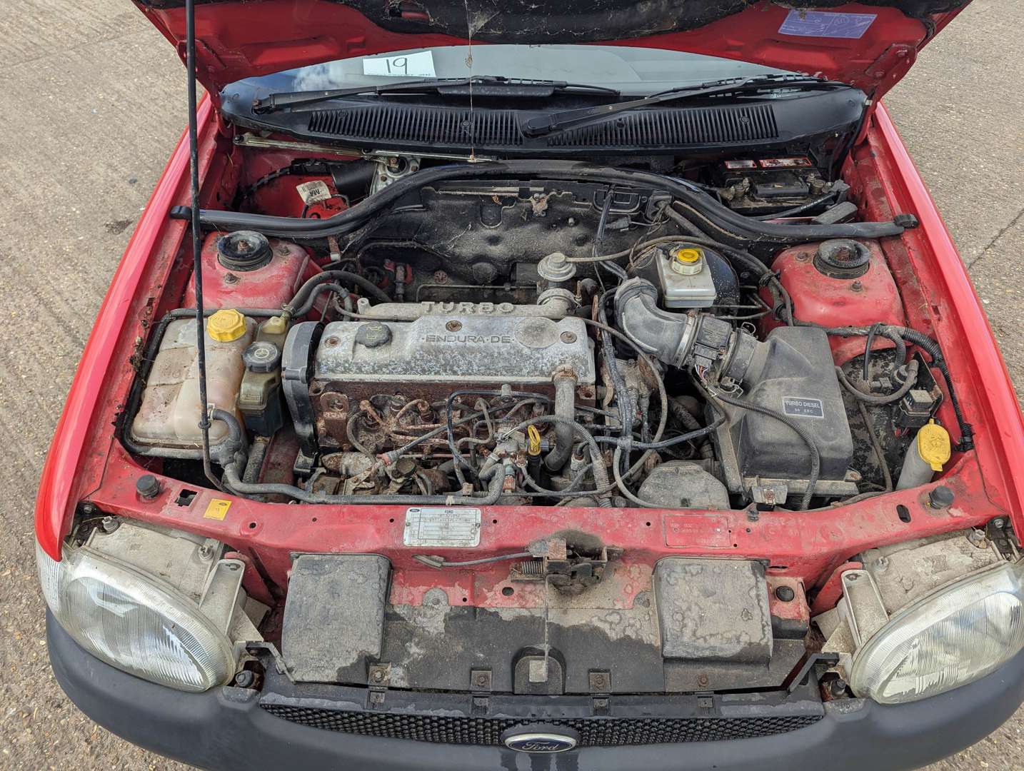 <p>2001 FORD ESCORT VAN 75TD</p>