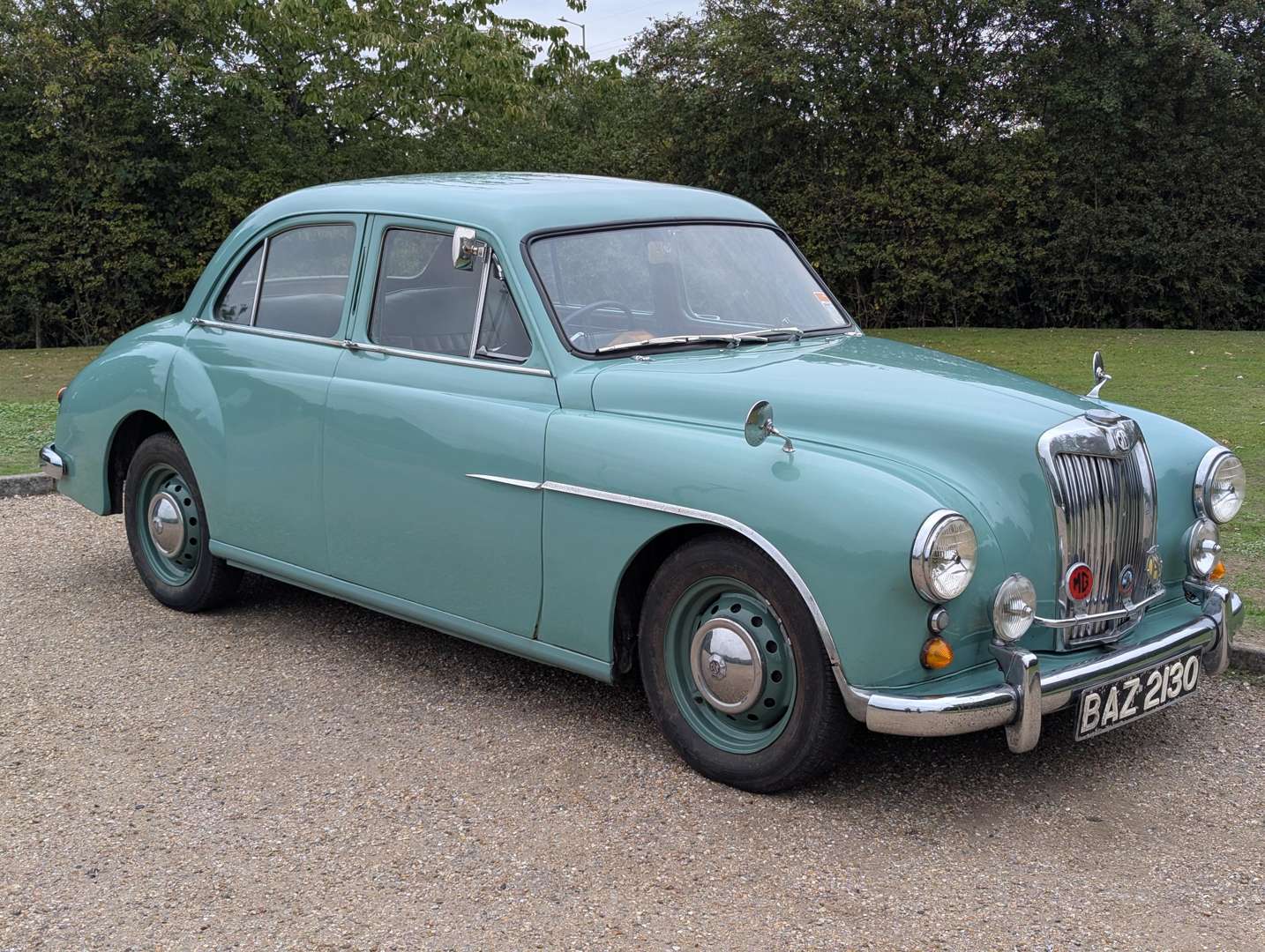 <p>1955 MG MAGNETTE</p>