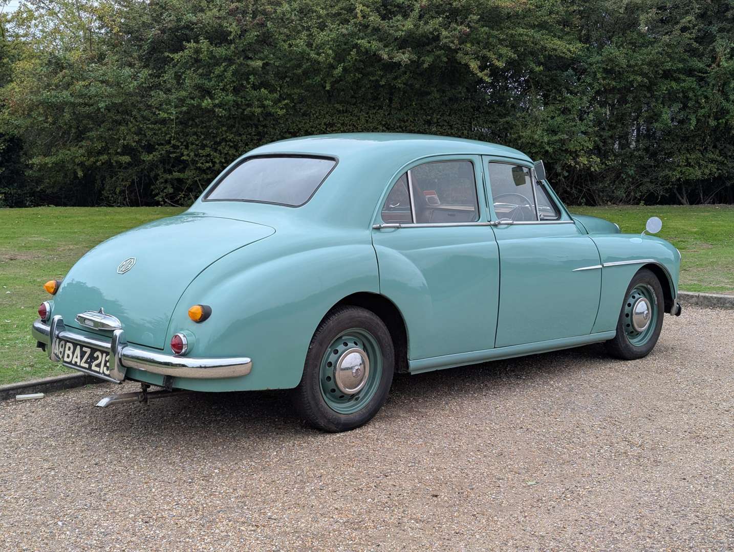 <p>1955 MG MAGNETTE</p>