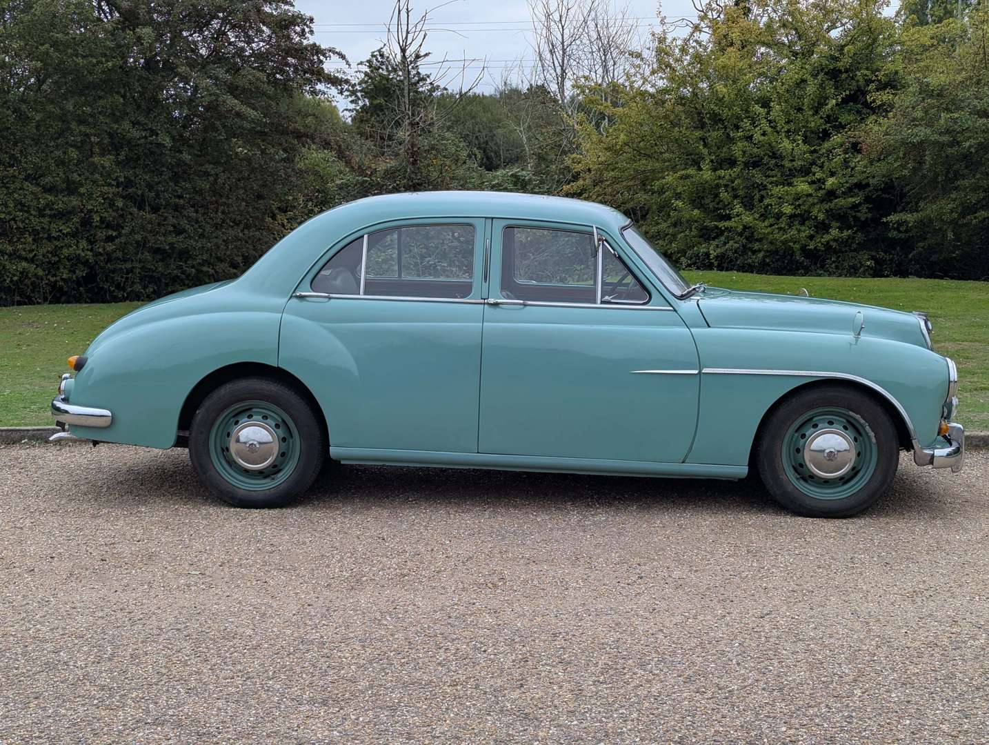 <p>1955 MG MAGNETTE</p>