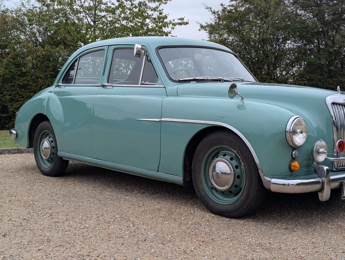 <p>1955 MG MAGNETTE</p>