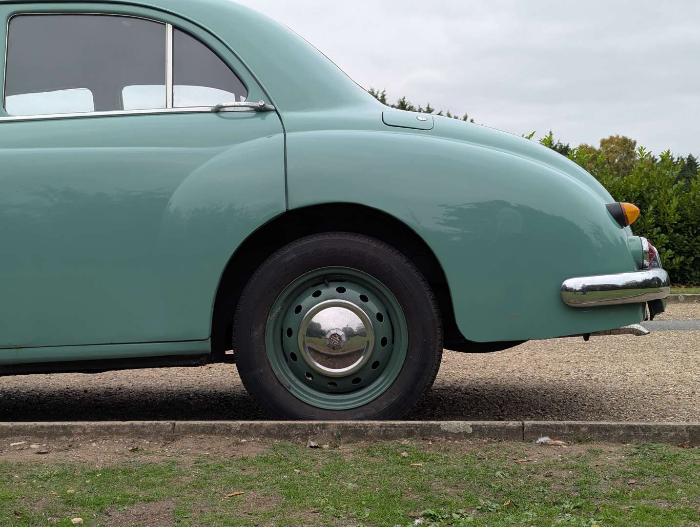 <p>1955 MG MAGNETTE</p>