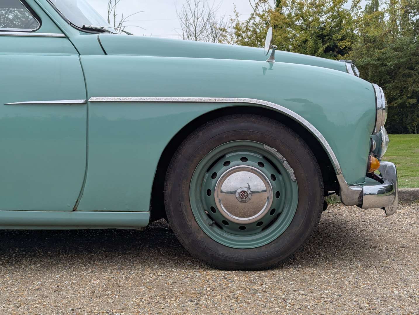 <p>1955 MG MAGNETTE</p>