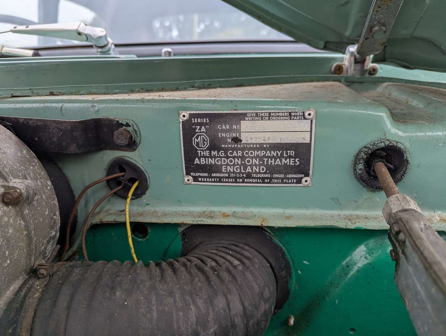 <p>1955 MG MAGNETTE</p>