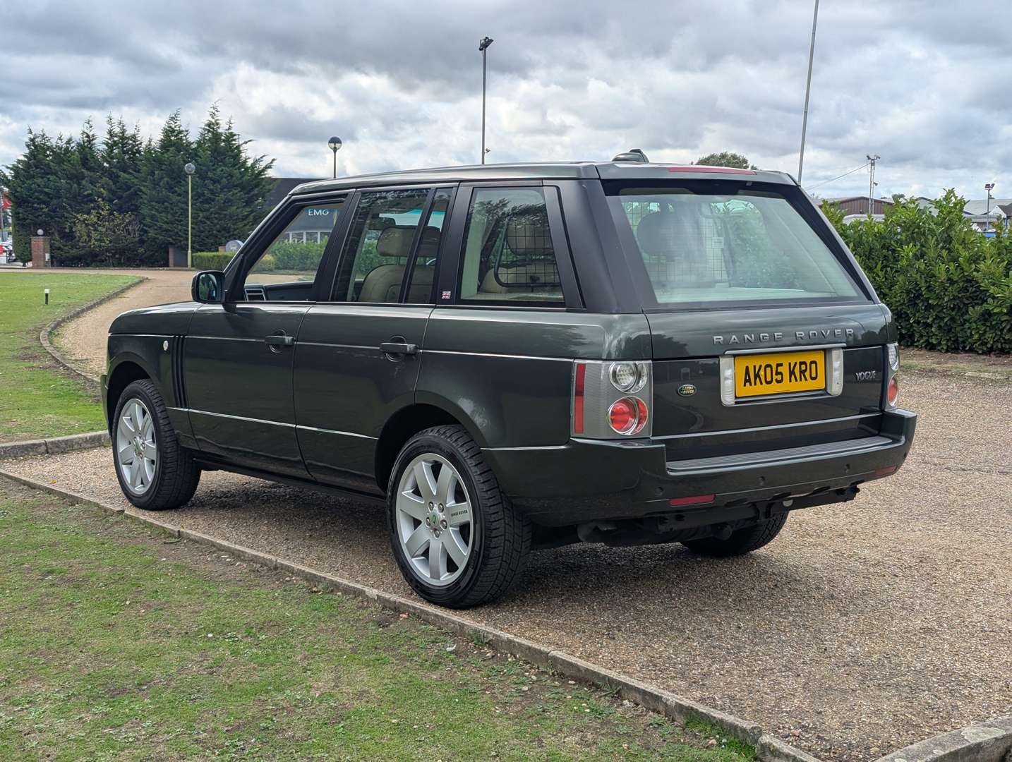 <p>2005 RANGE ROVER VOGUE V8 4.4</p>