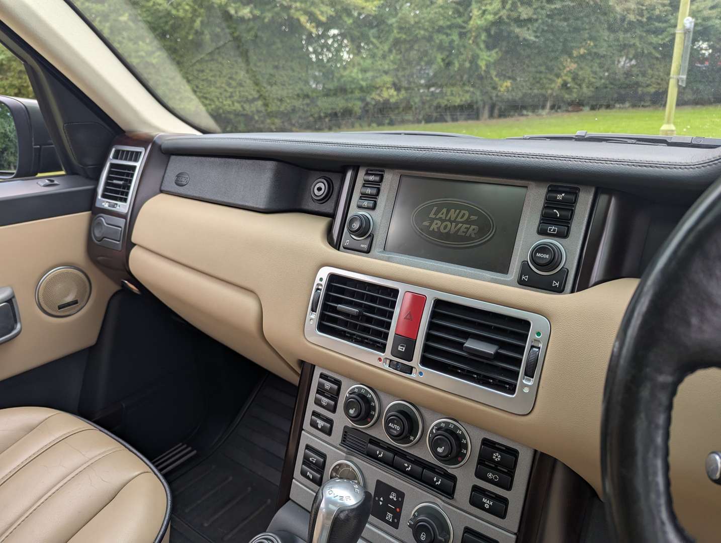 <p>2005 RANGE ROVER VOGUE V8 4.4</p>