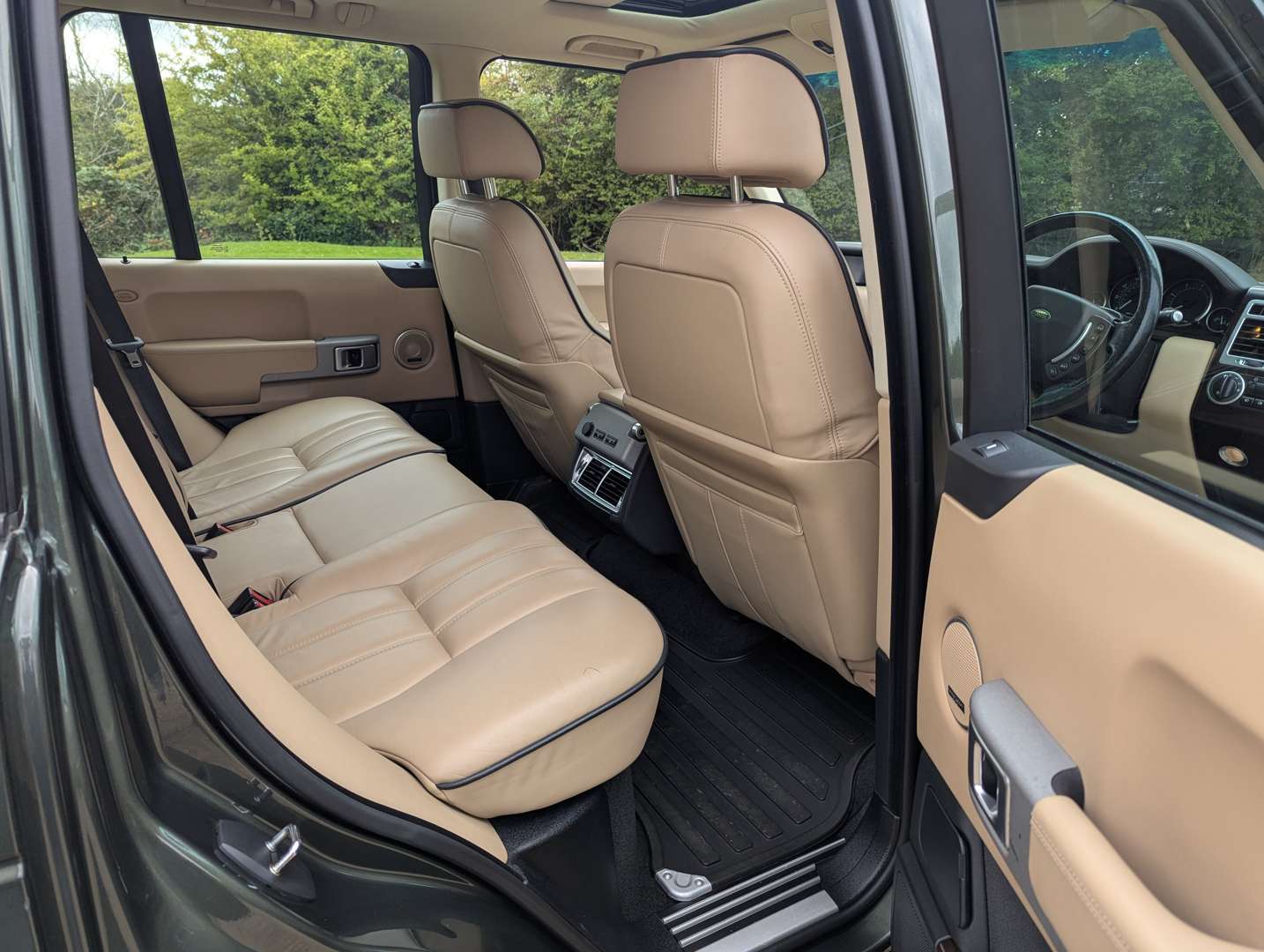 <p>2005 RANGE ROVER VOGUE V8 4.4</p>