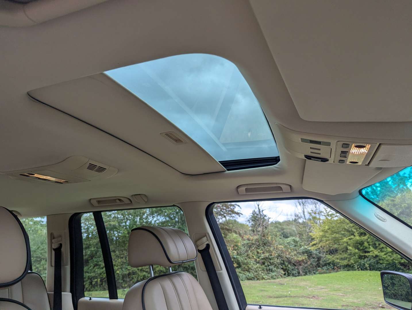 <p>2005 RANGE ROVER VOGUE V8 4.4</p>