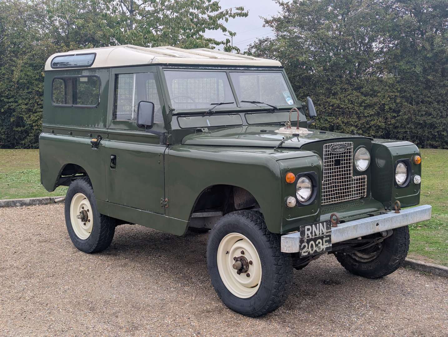<p>1968 LAND ROVER SERIES IIA</p>