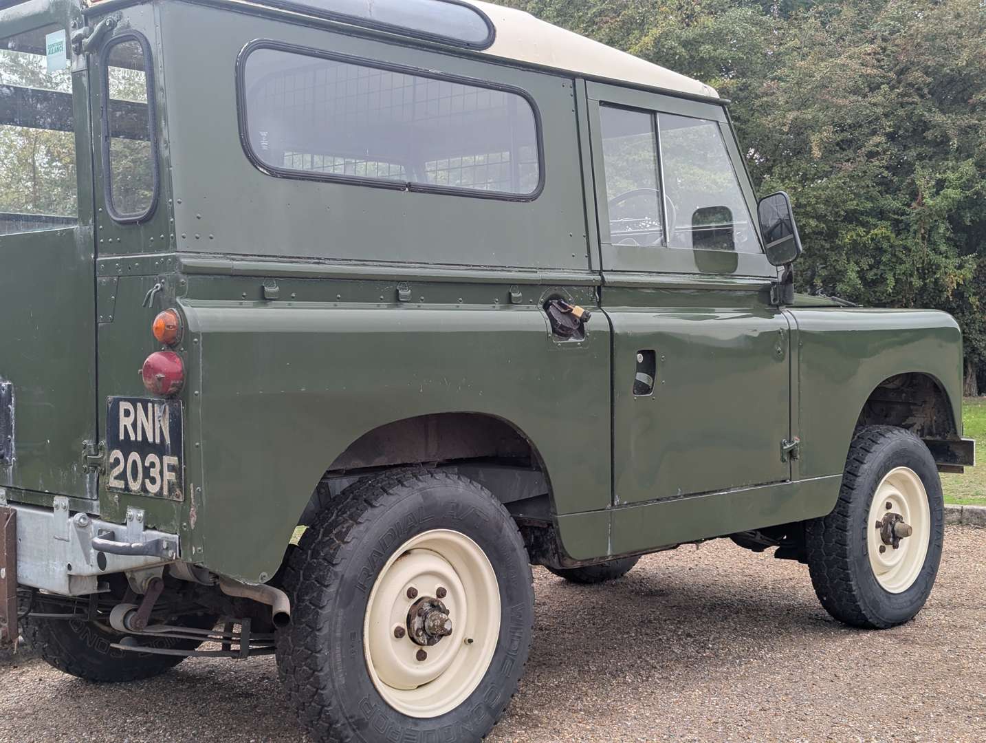 <p>1968 LAND ROVER SERIES IIA</p>