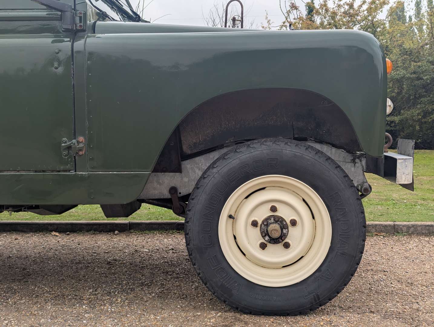 <p>1968 LAND ROVER SERIES IIA</p>