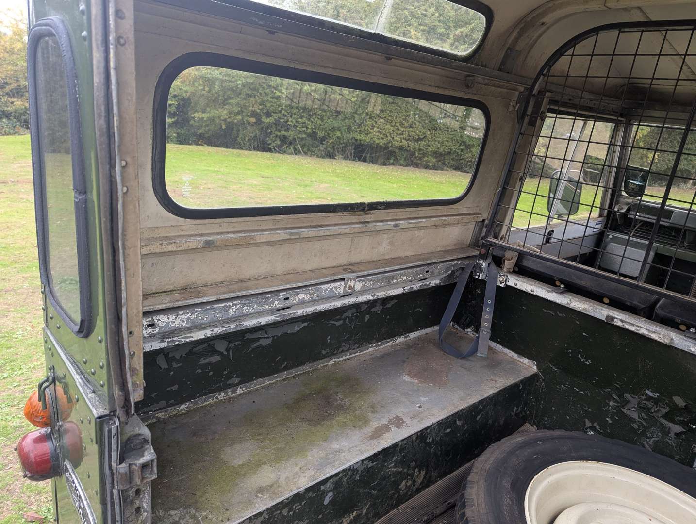 <p>1968 LAND ROVER SERIES IIA</p>