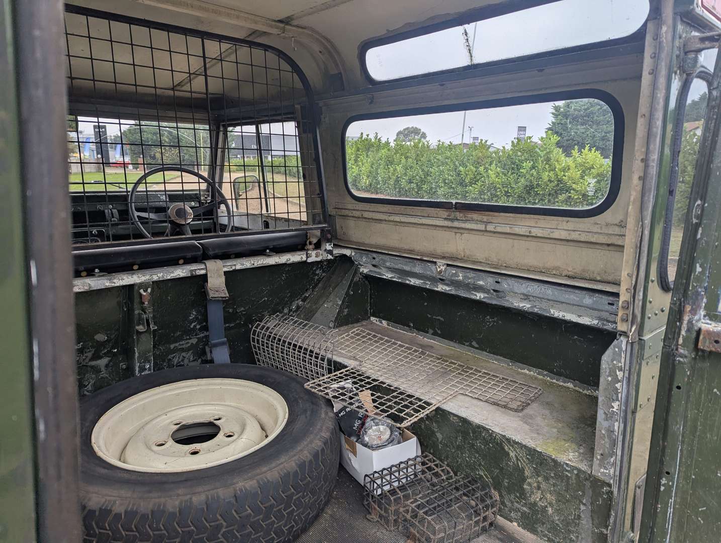 <p>1968 LAND ROVER SERIES IIA</p>