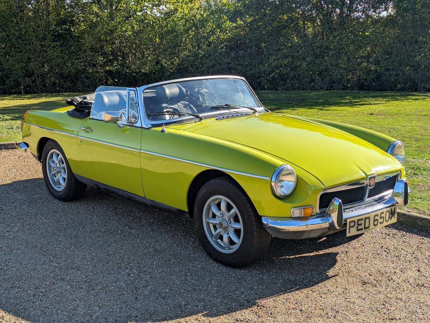 <p>1973 MG B ROADSTER</p>