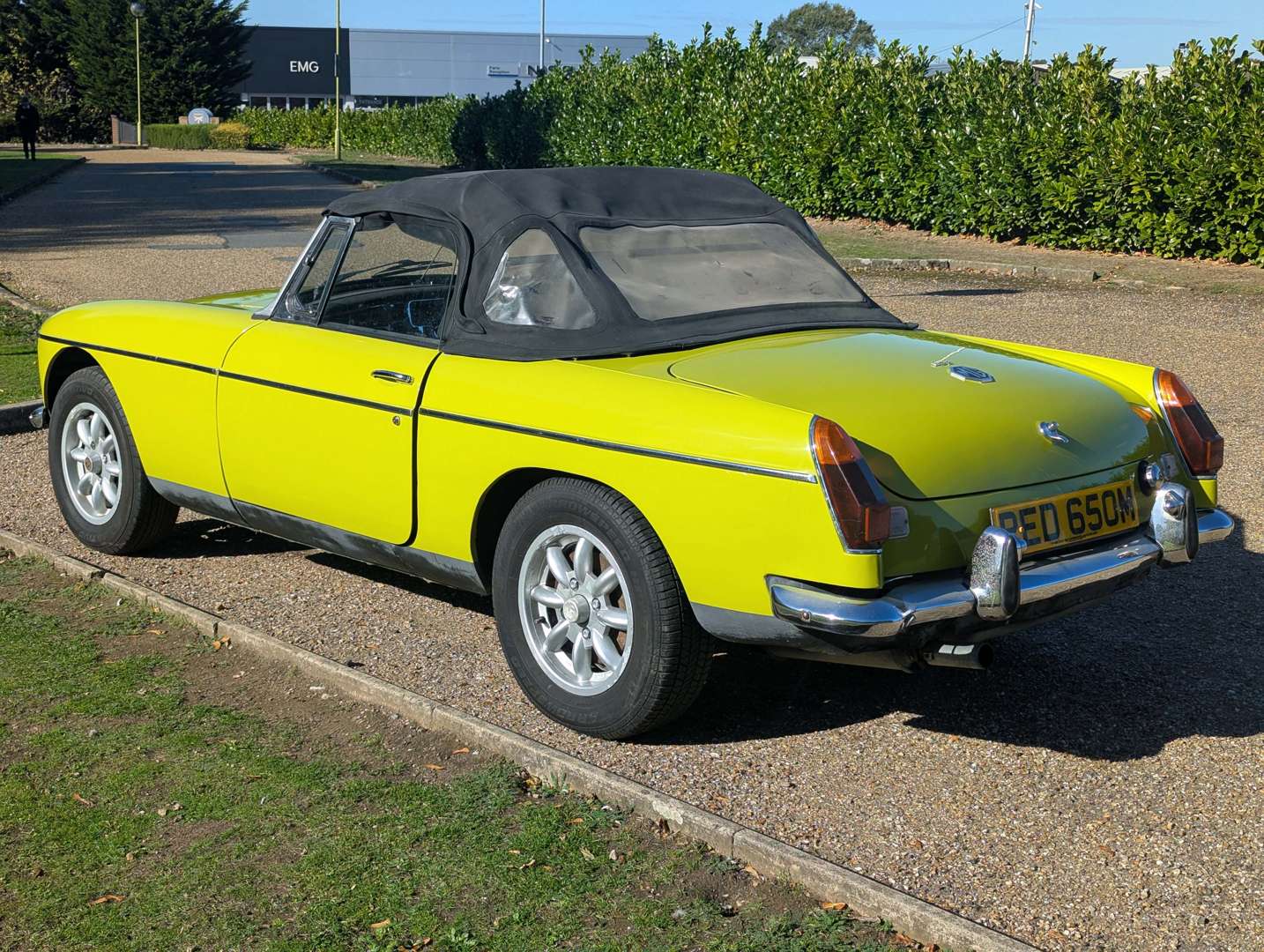 <p>1973 MG B ROADSTER</p>