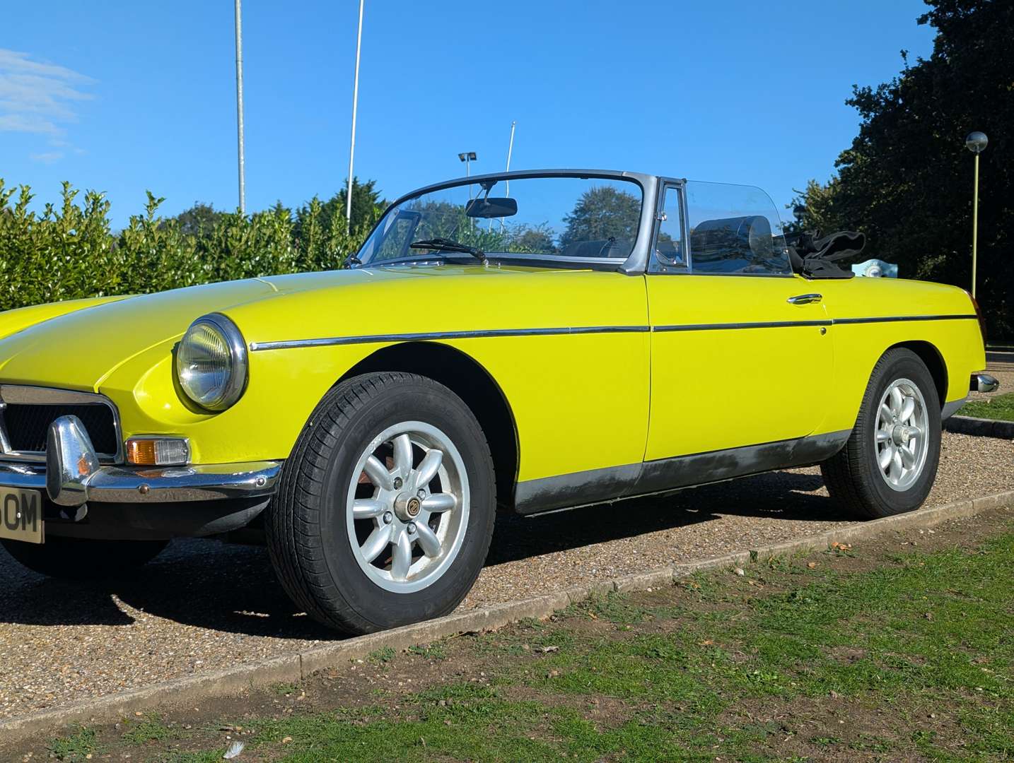 <p>1973 MG B ROADSTER</p>