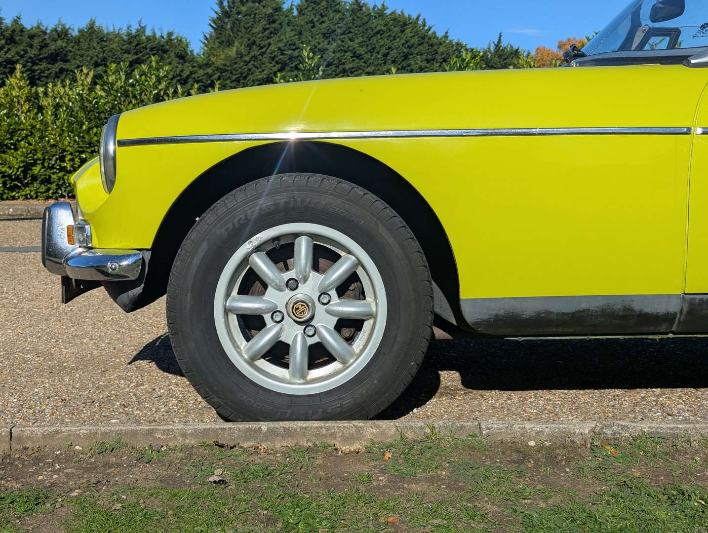 <p>1973 MG B ROADSTER</p>