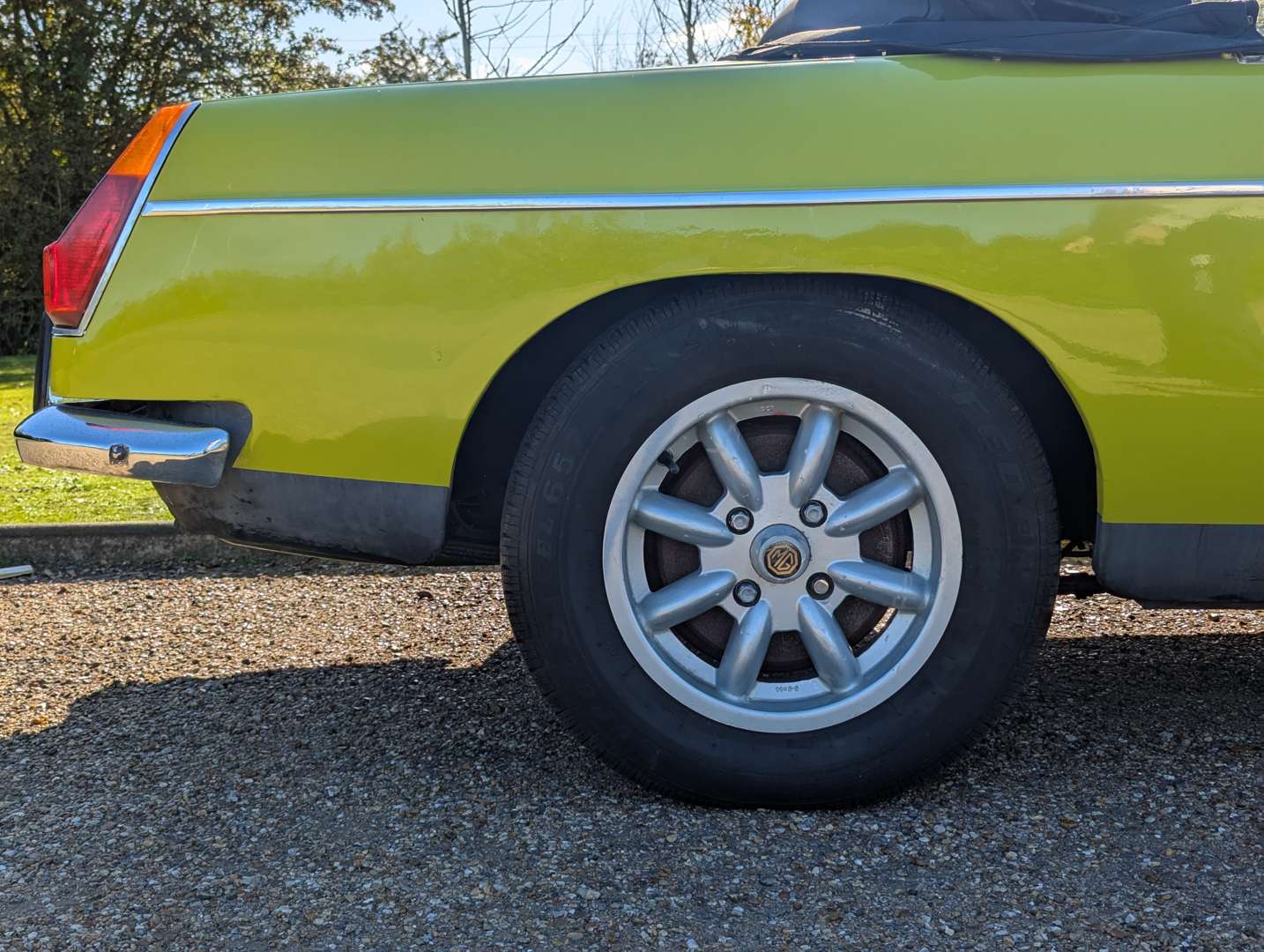 <p>1973 MG B ROADSTER</p>