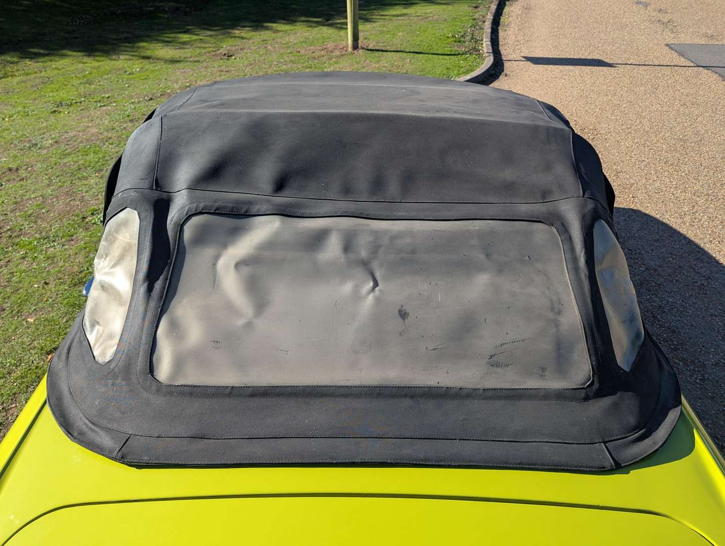 <p>1973 MG B ROADSTER</p>