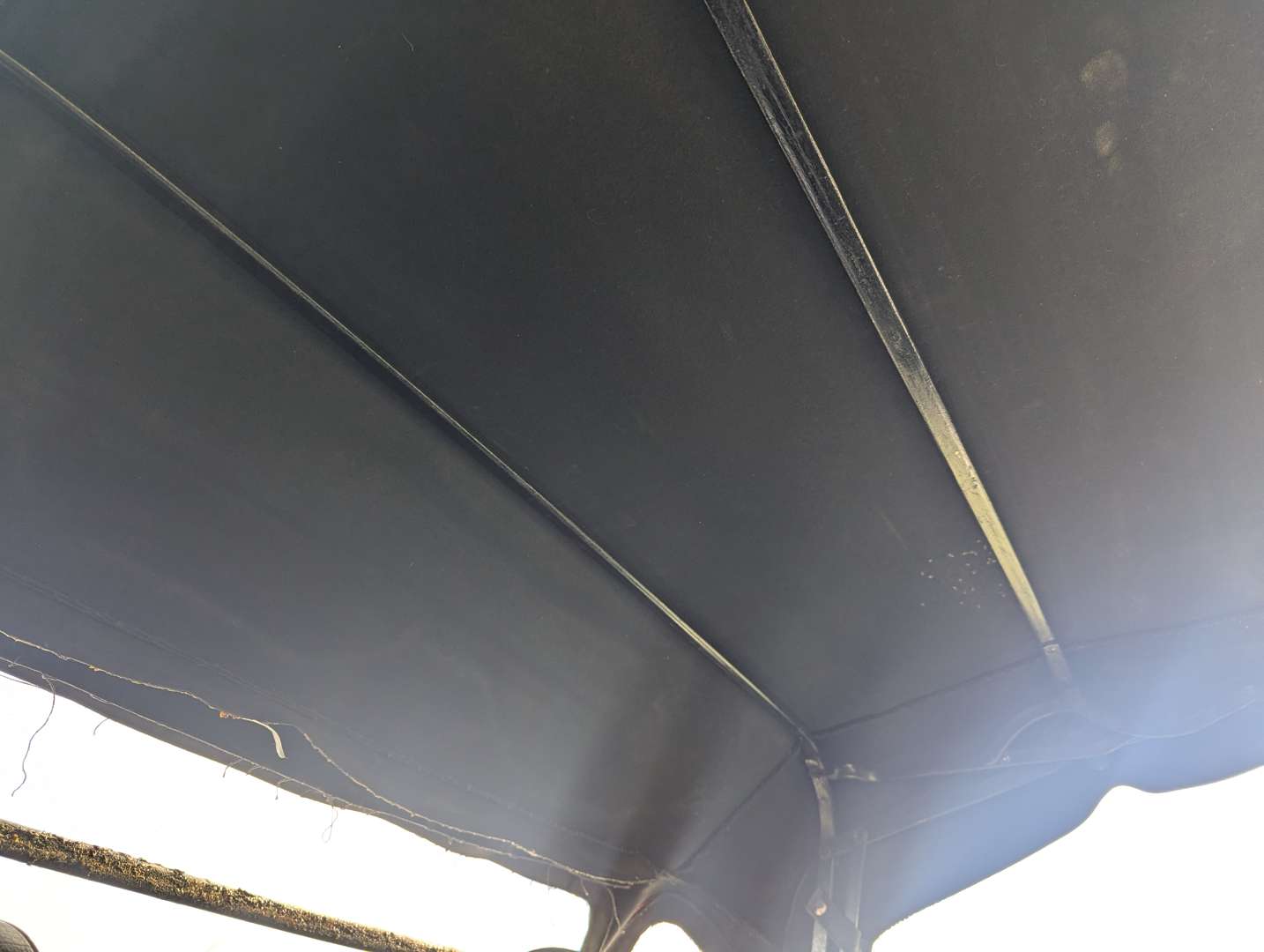 <p>1973 MG B ROADSTER</p>