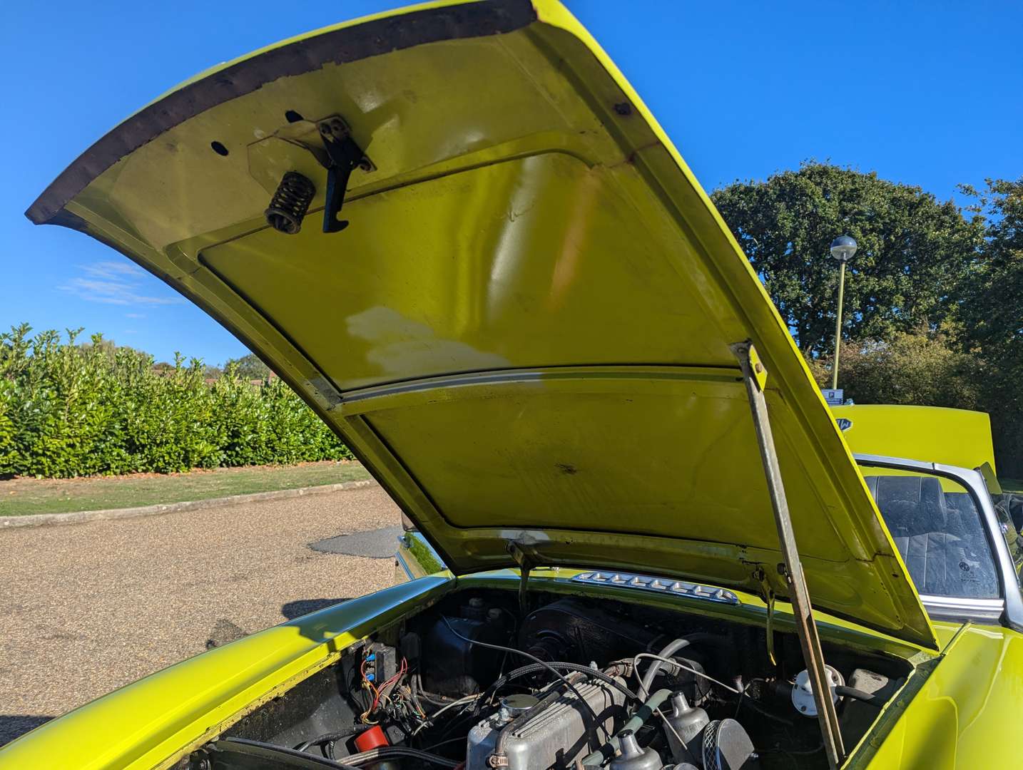 <p>1973 MG B ROADSTER</p>