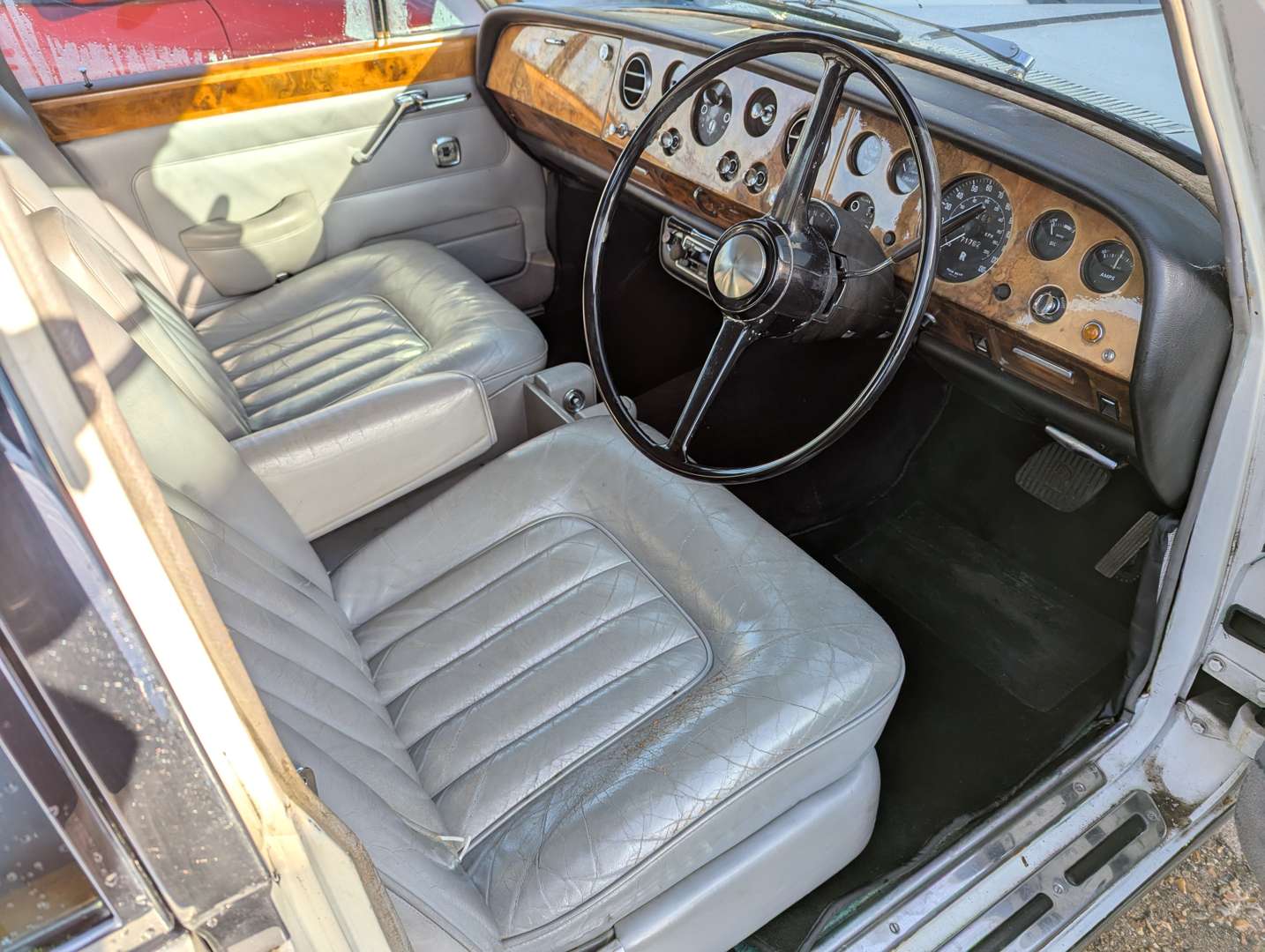 <p>1968 ROLLS ROYCE SILVER SHADOW I</p>