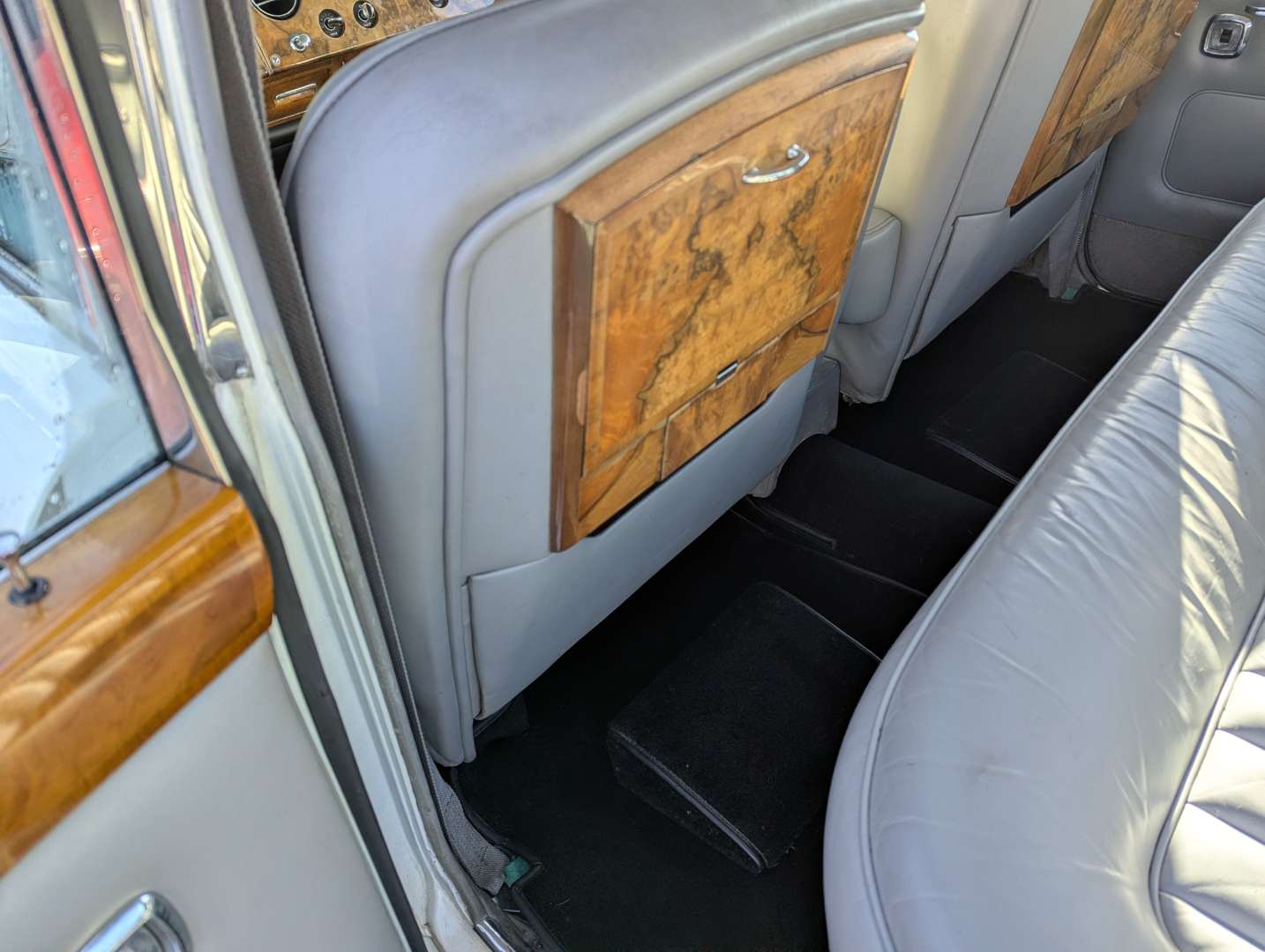 <p>1968 ROLLS ROYCE SILVER SHADOW I</p>