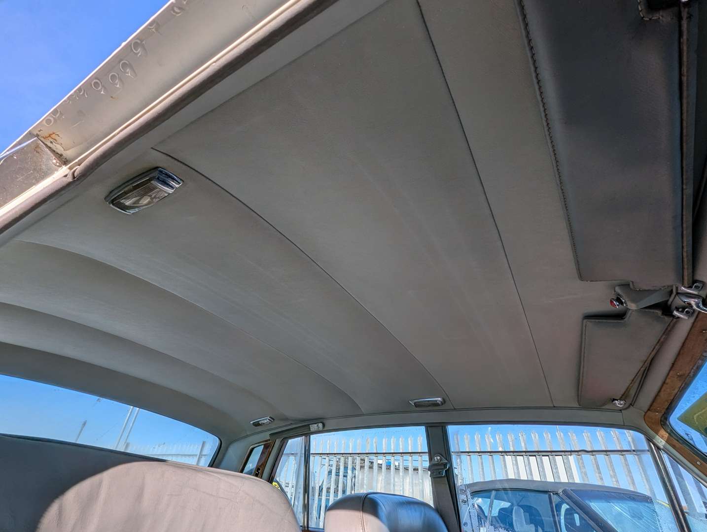 <p>1968 ROLLS ROYCE SILVER SHADOW I</p>