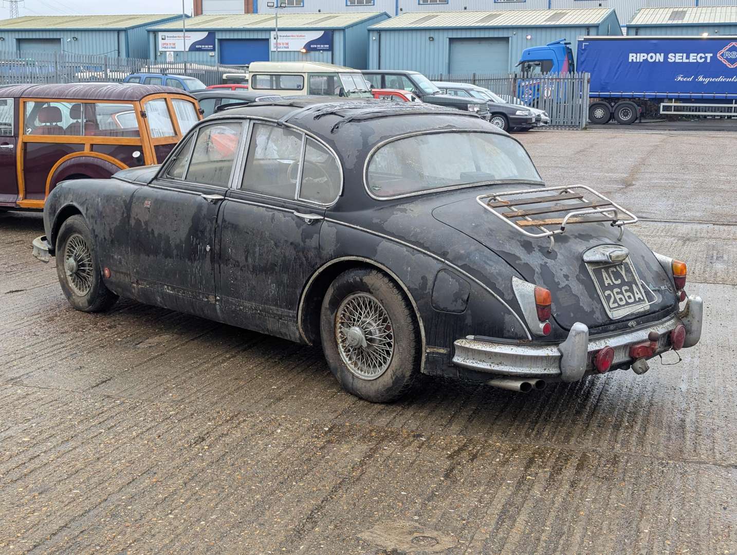 <p>1961 JAGUAR MKII 3.4</p>