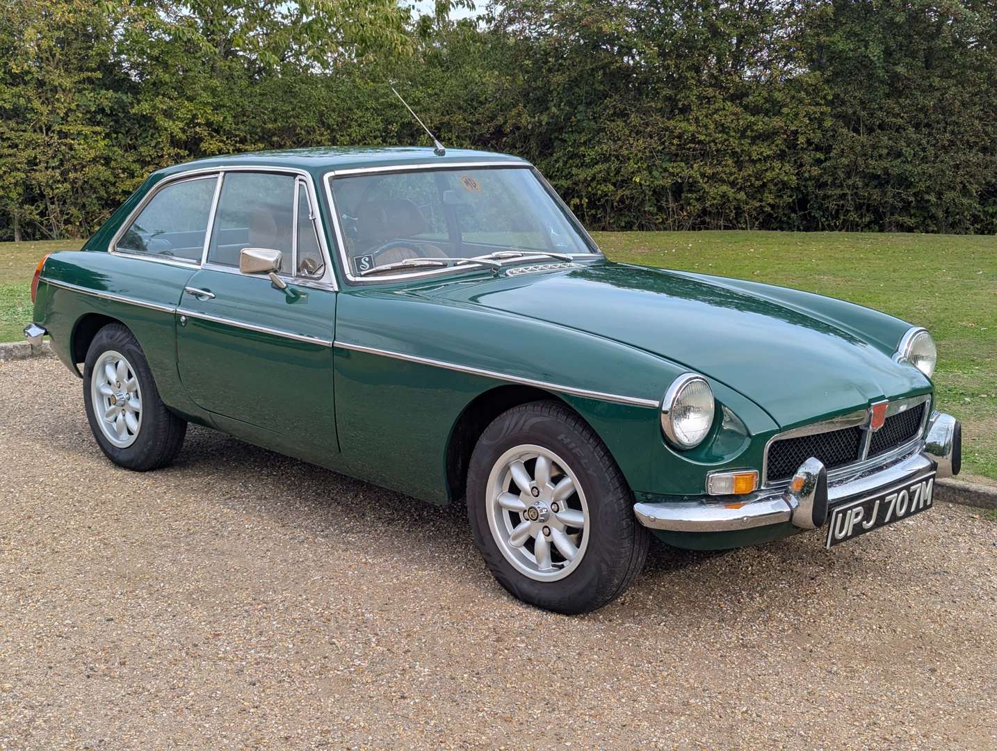 <p>1973 MG B GT</p>