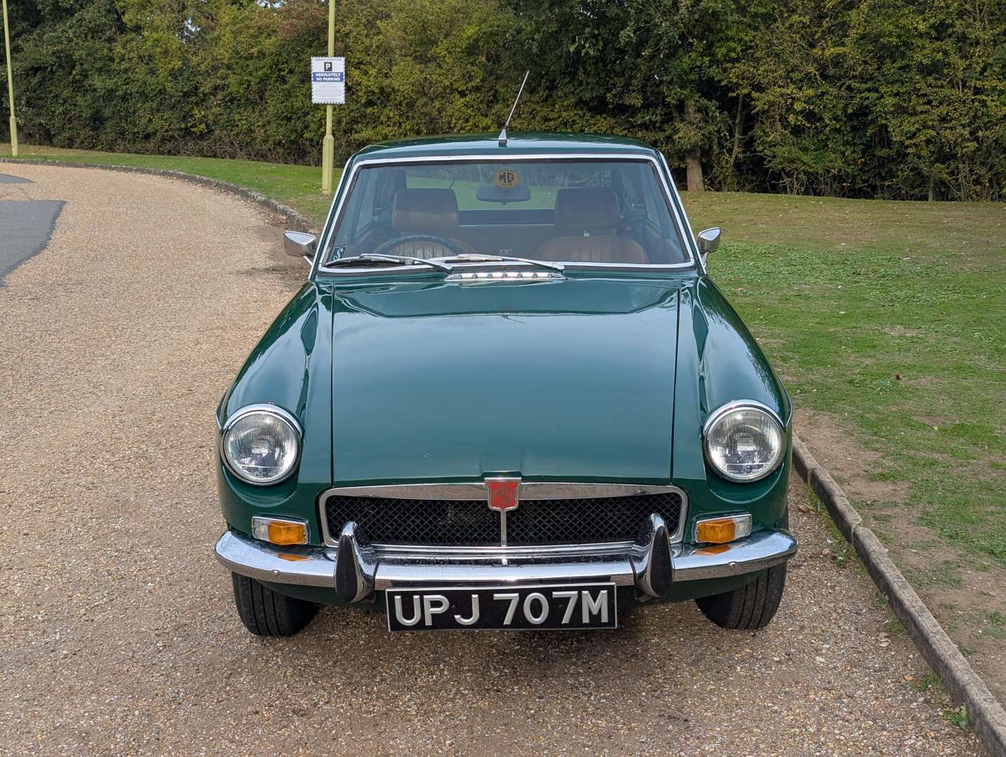 <p>1973 MG B GT</p>