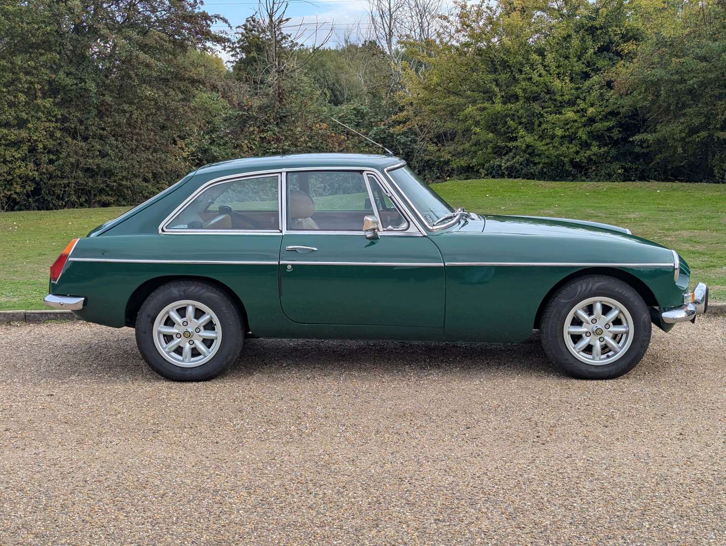 <p>1973 MG B GT</p>