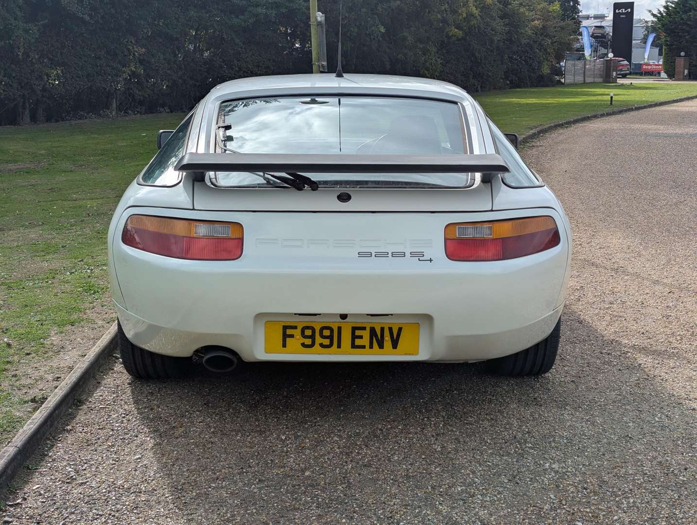 <p>1989 PORSCHE 928 S4 AUTO</p>