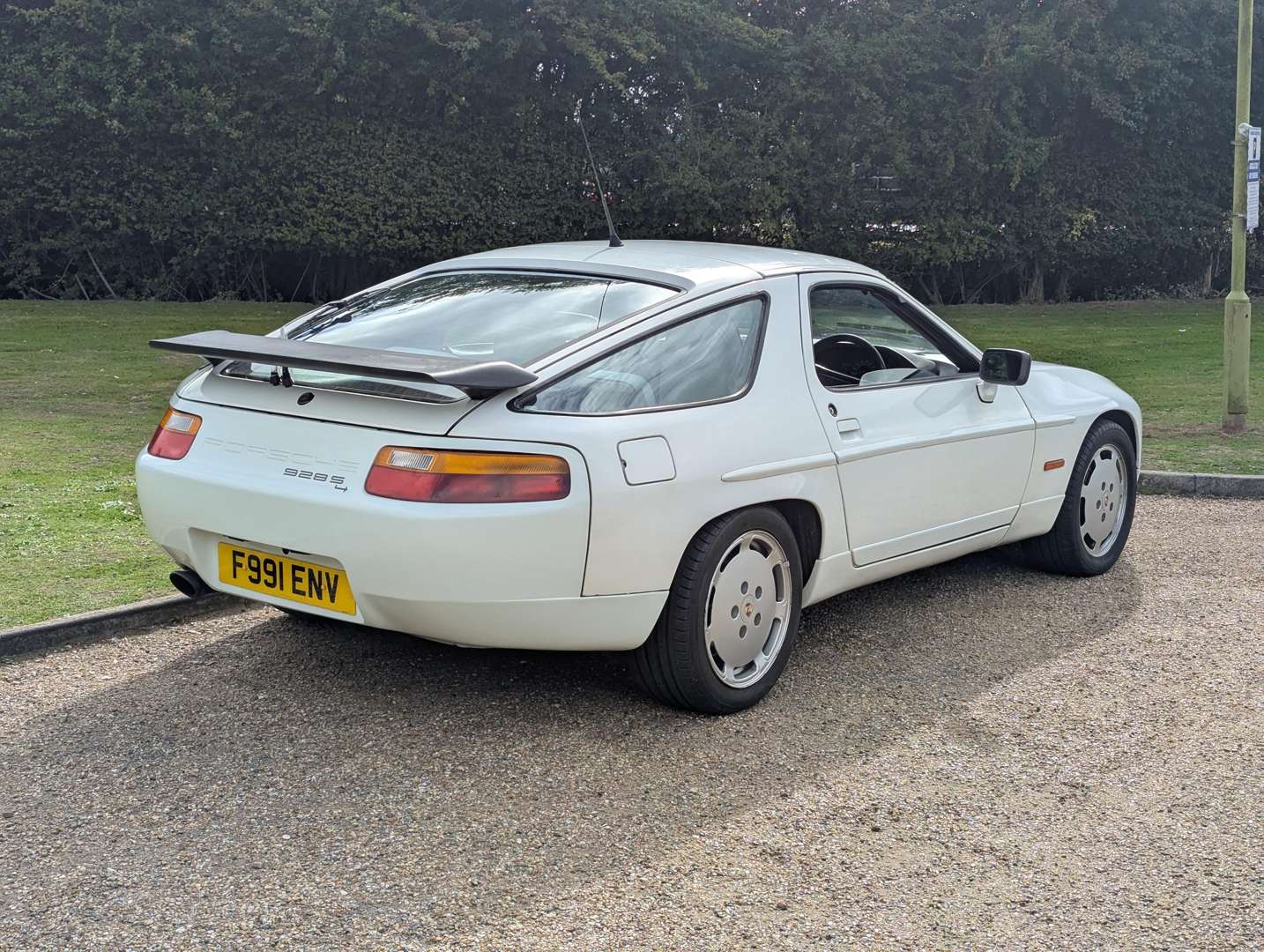 <p>1989 PORSCHE 928 S4 AUTO</p>