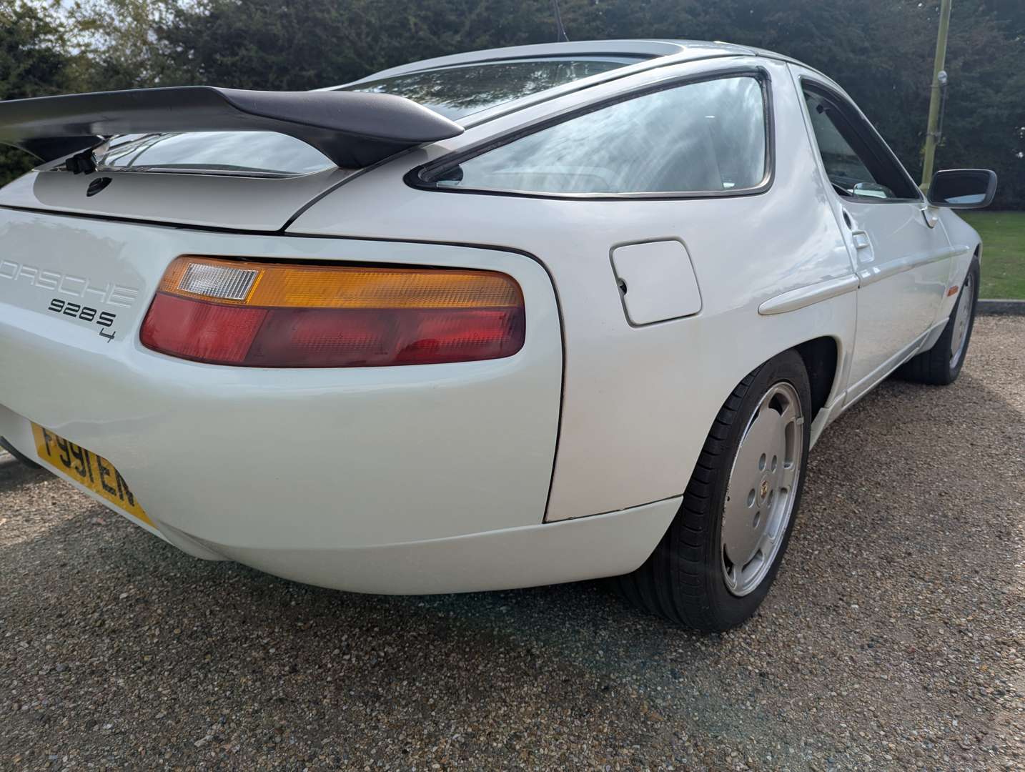 <p>1989 PORSCHE 928 S4 AUTO</p>