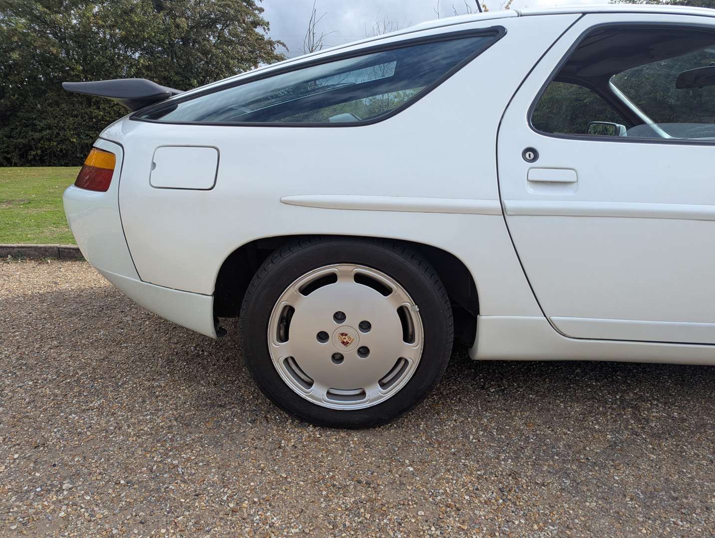 <p>1989 PORSCHE 928 S4 AUTO</p>