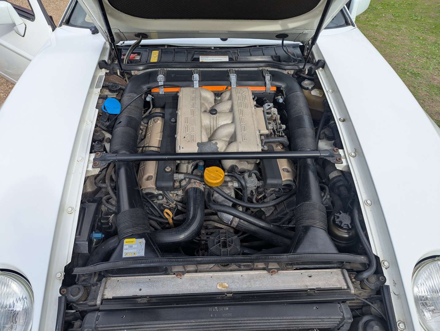 <p>1989 PORSCHE 928 S4 AUTO</p>