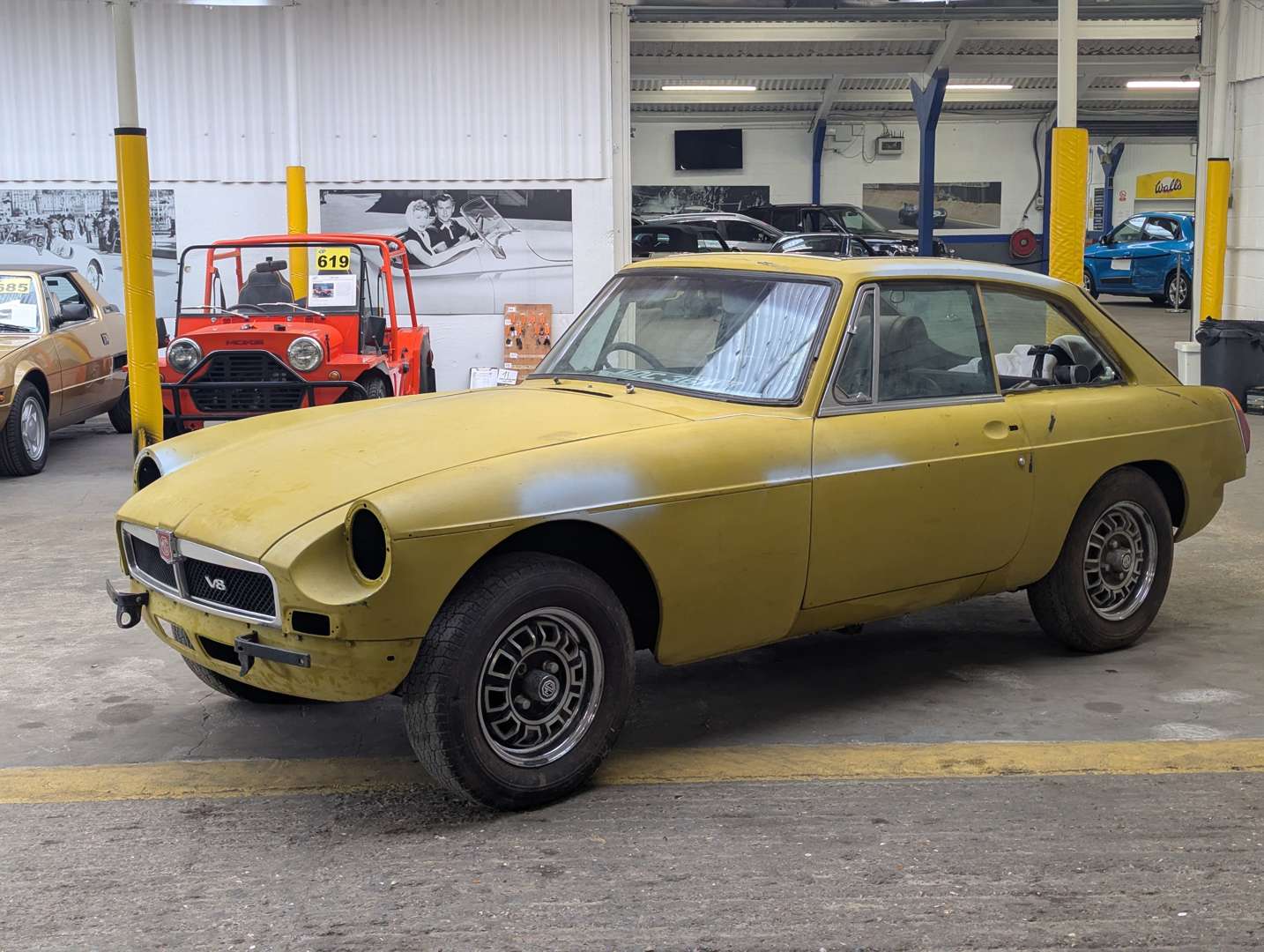 <p>1975 MG B GT V8</p>