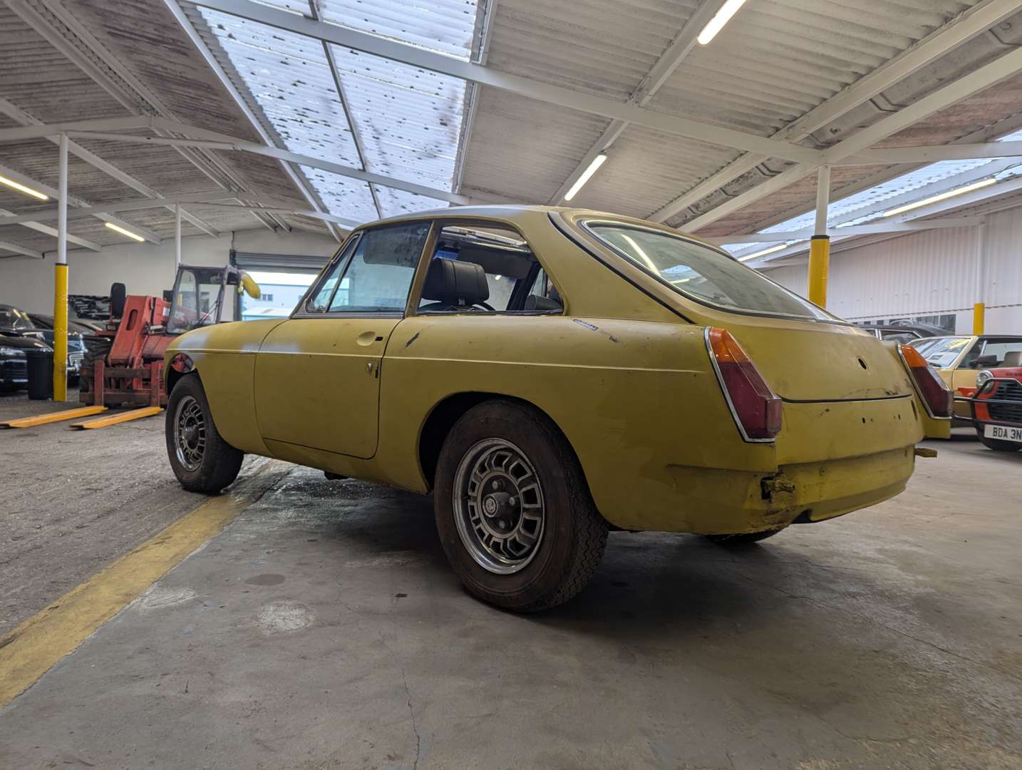 <p>1975 MG B GT V8</p>