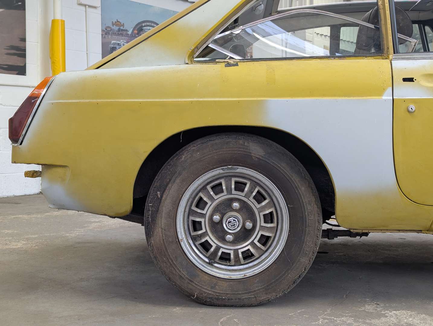 <p>1975 MG B GT V8</p>