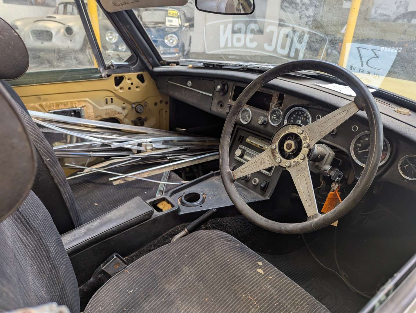 <p>1975 MG B GT V8</p>