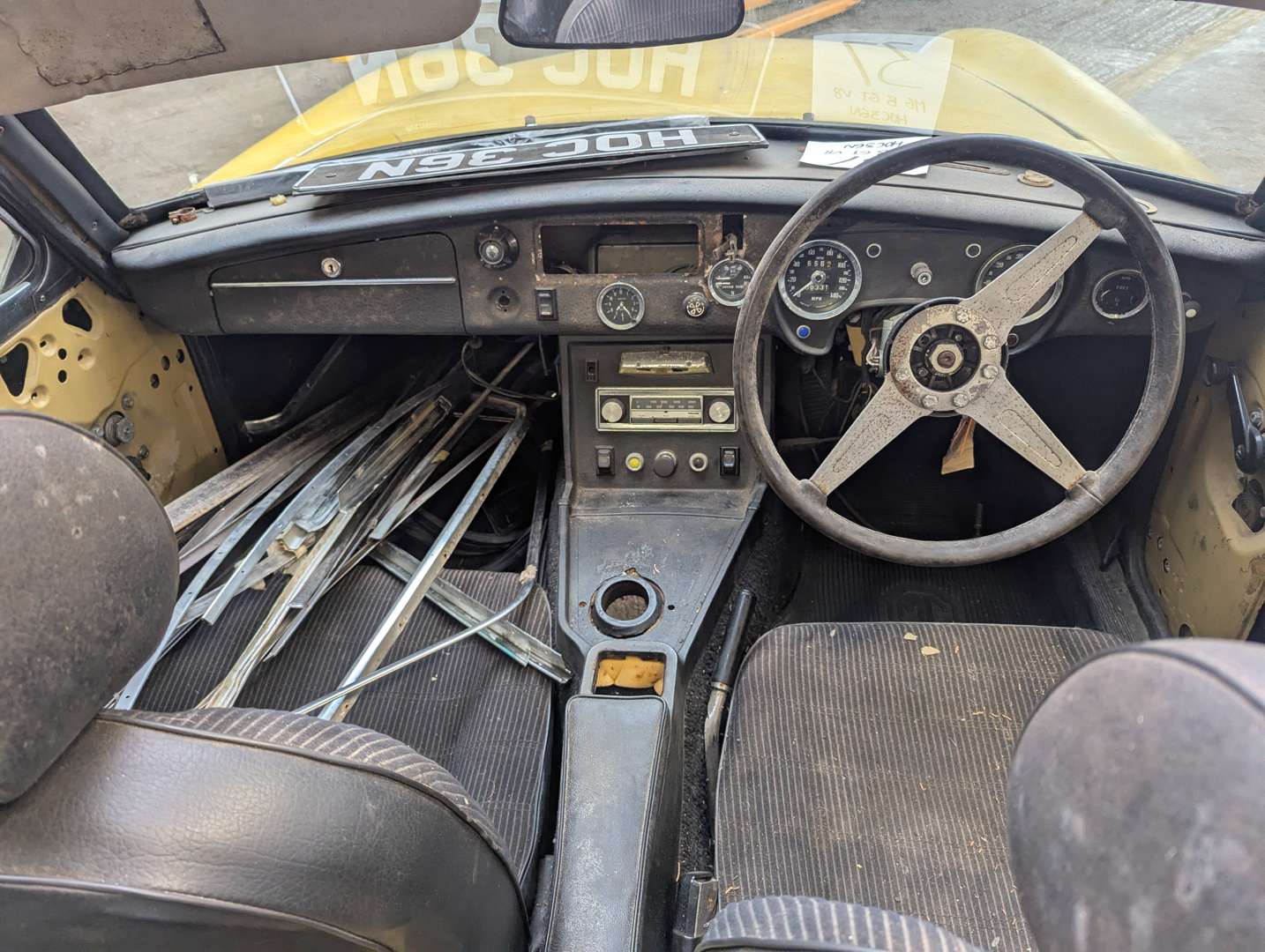 <p>1975 MG B GT V8</p>