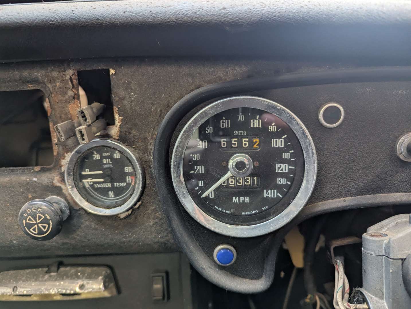 <p>1975 MG B GT V8</p>