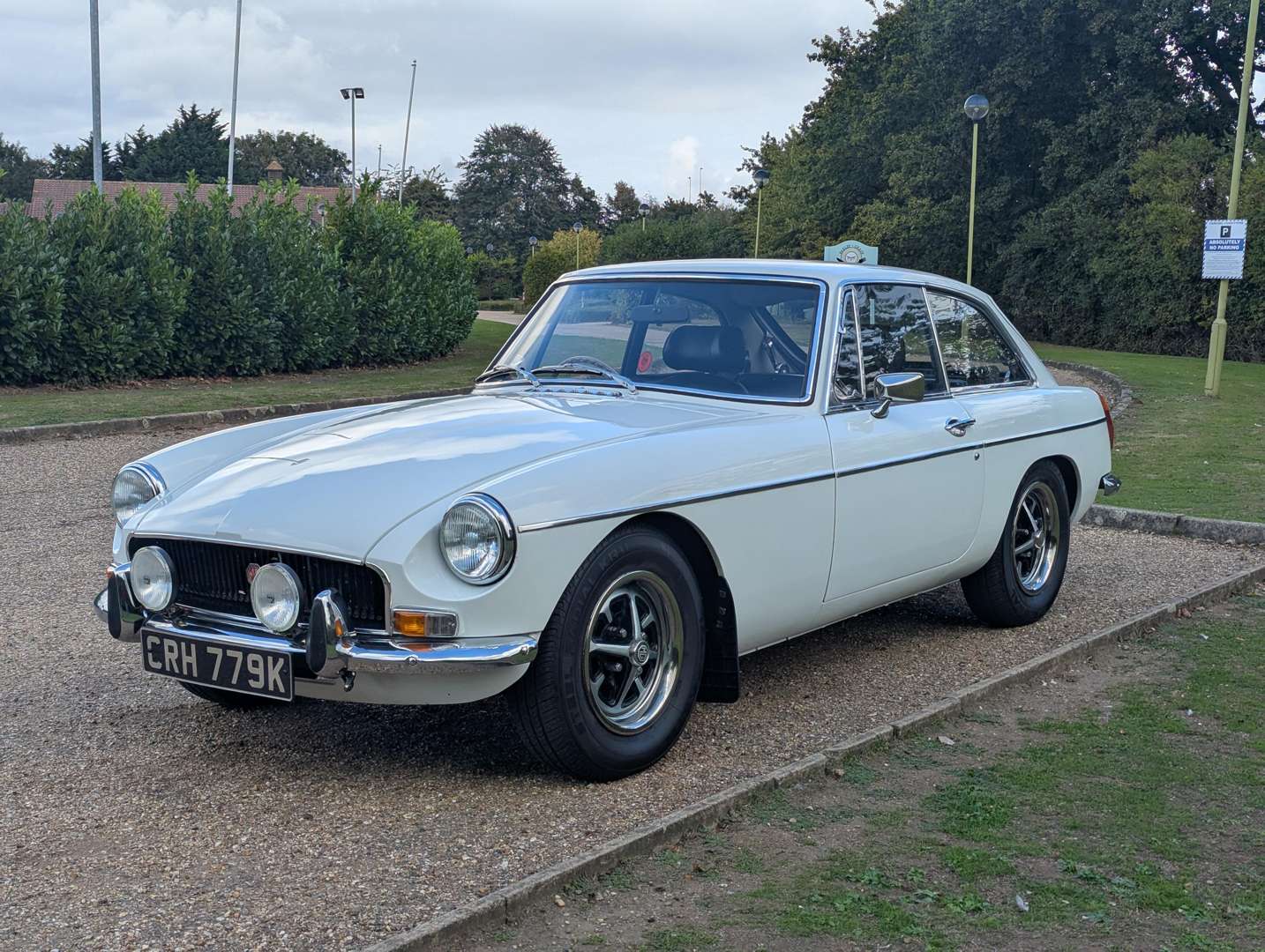 <p>1972 MG B GT</p>