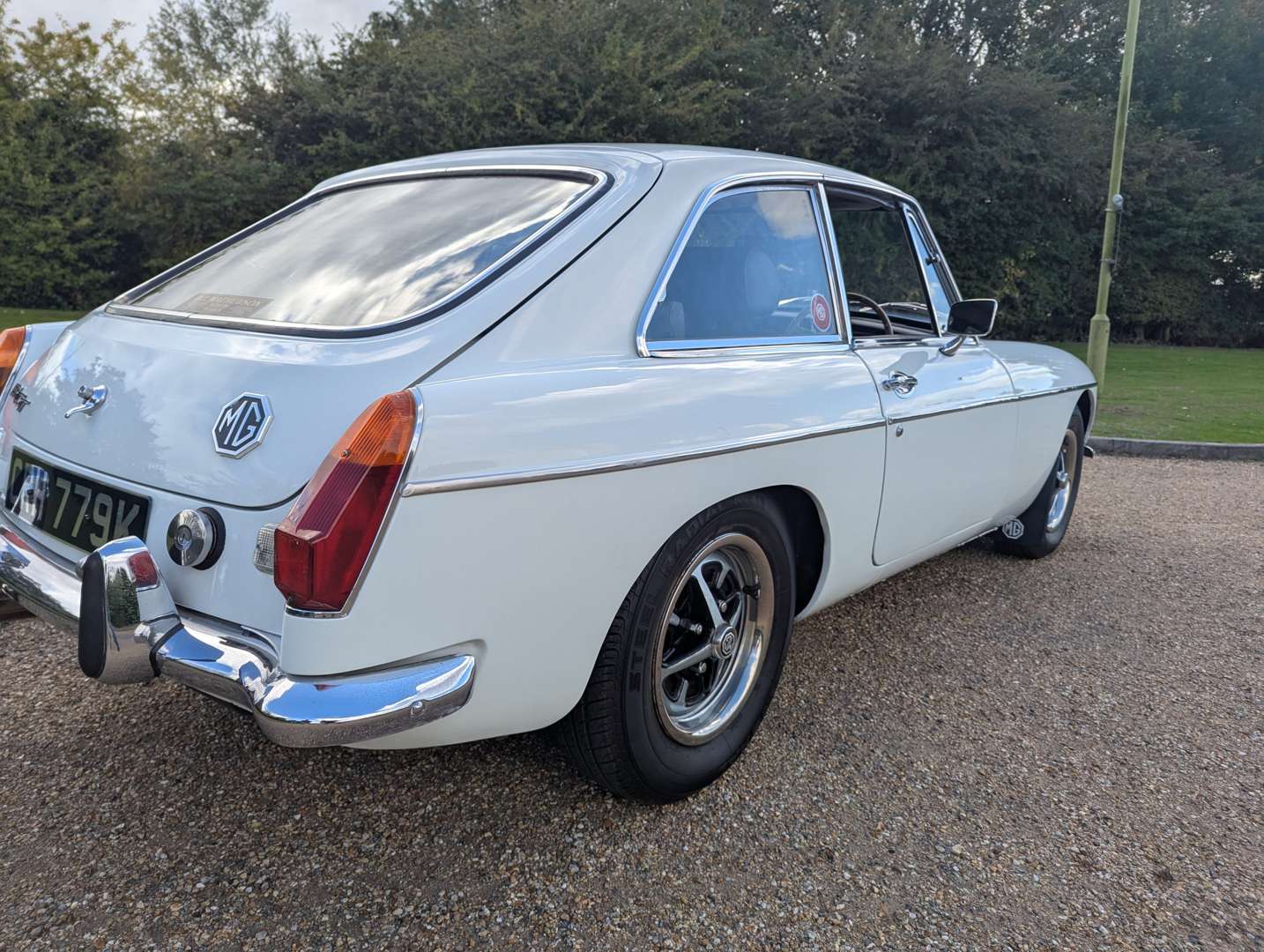 <p>1972 MG B GT</p>