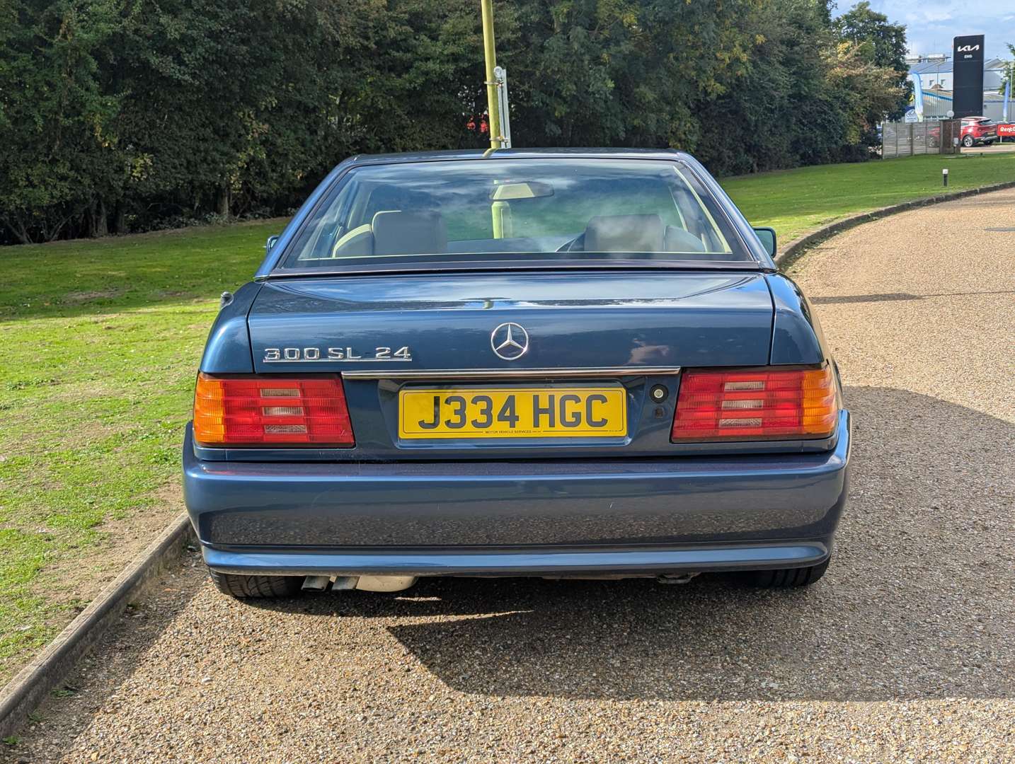 <p>1992 MERCEDES 300SL-24 AUTO</p>