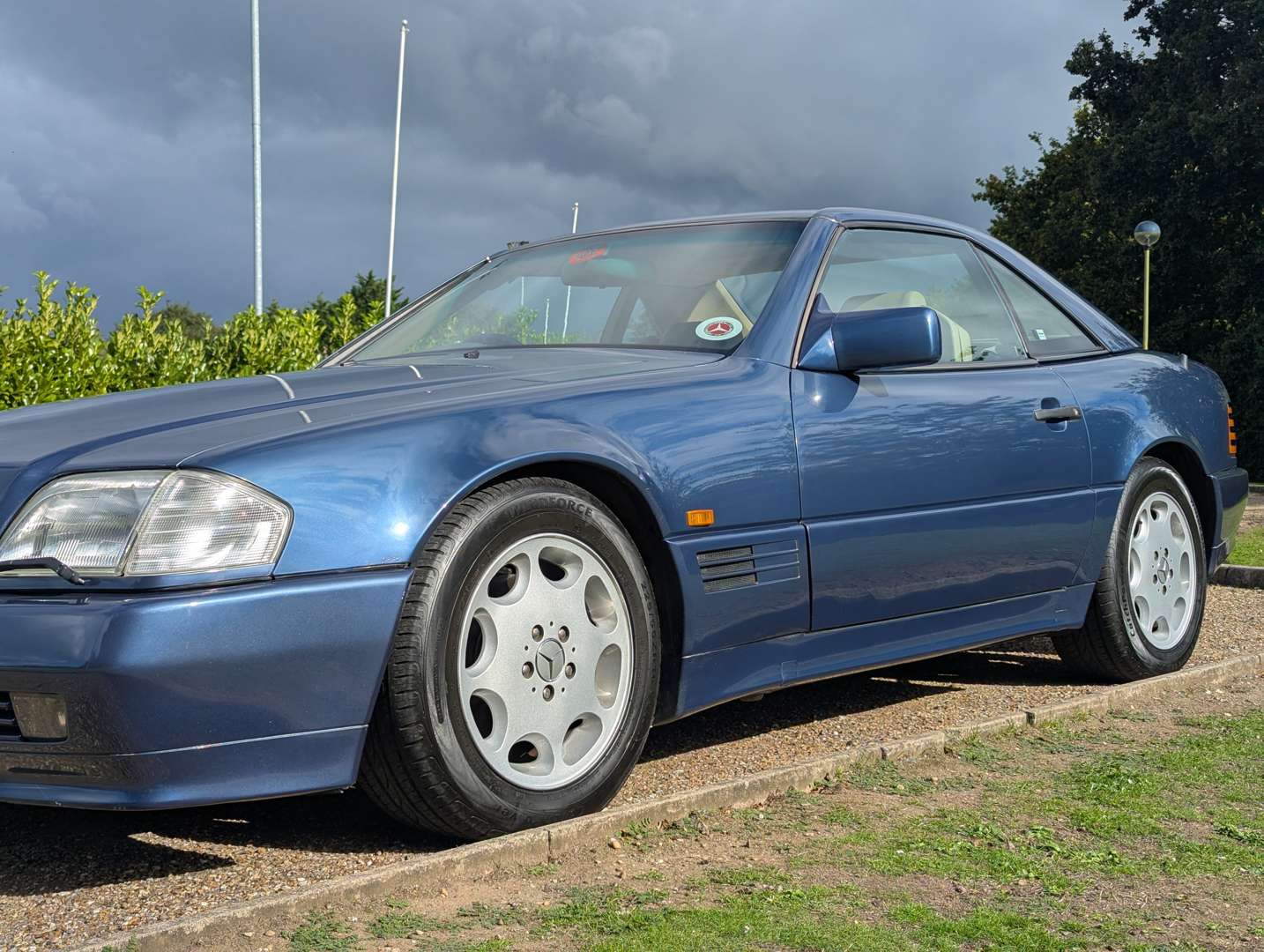 <p>1992 MERCEDES 300SL-24 AUTO</p>