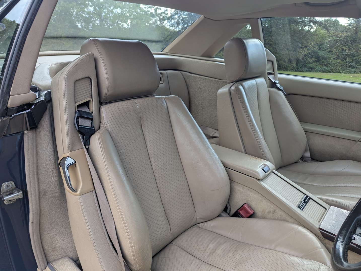 <p>1992 MERCEDES 300SL-24 AUTO</p>