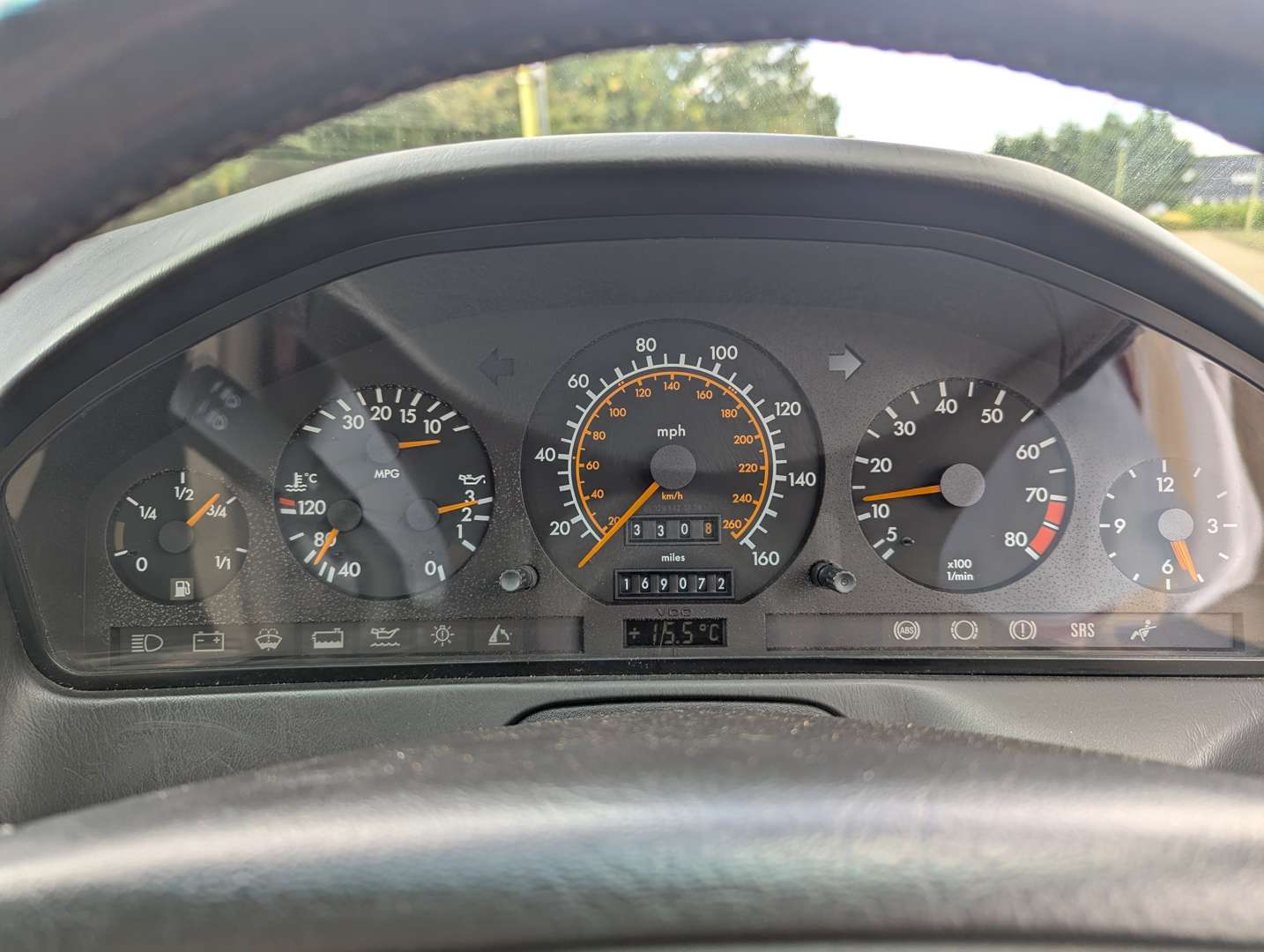 <p>1992 MERCEDES 300SL-24 AUTO</p>