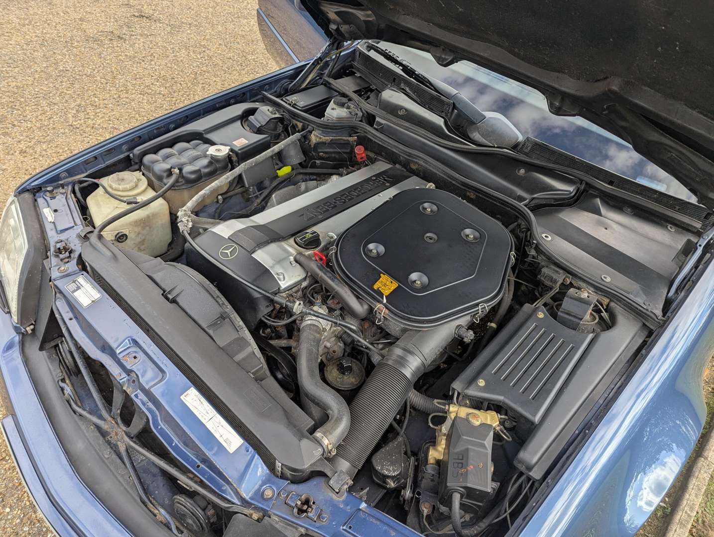 <p>1992 MERCEDES 300SL-24 AUTO</p>